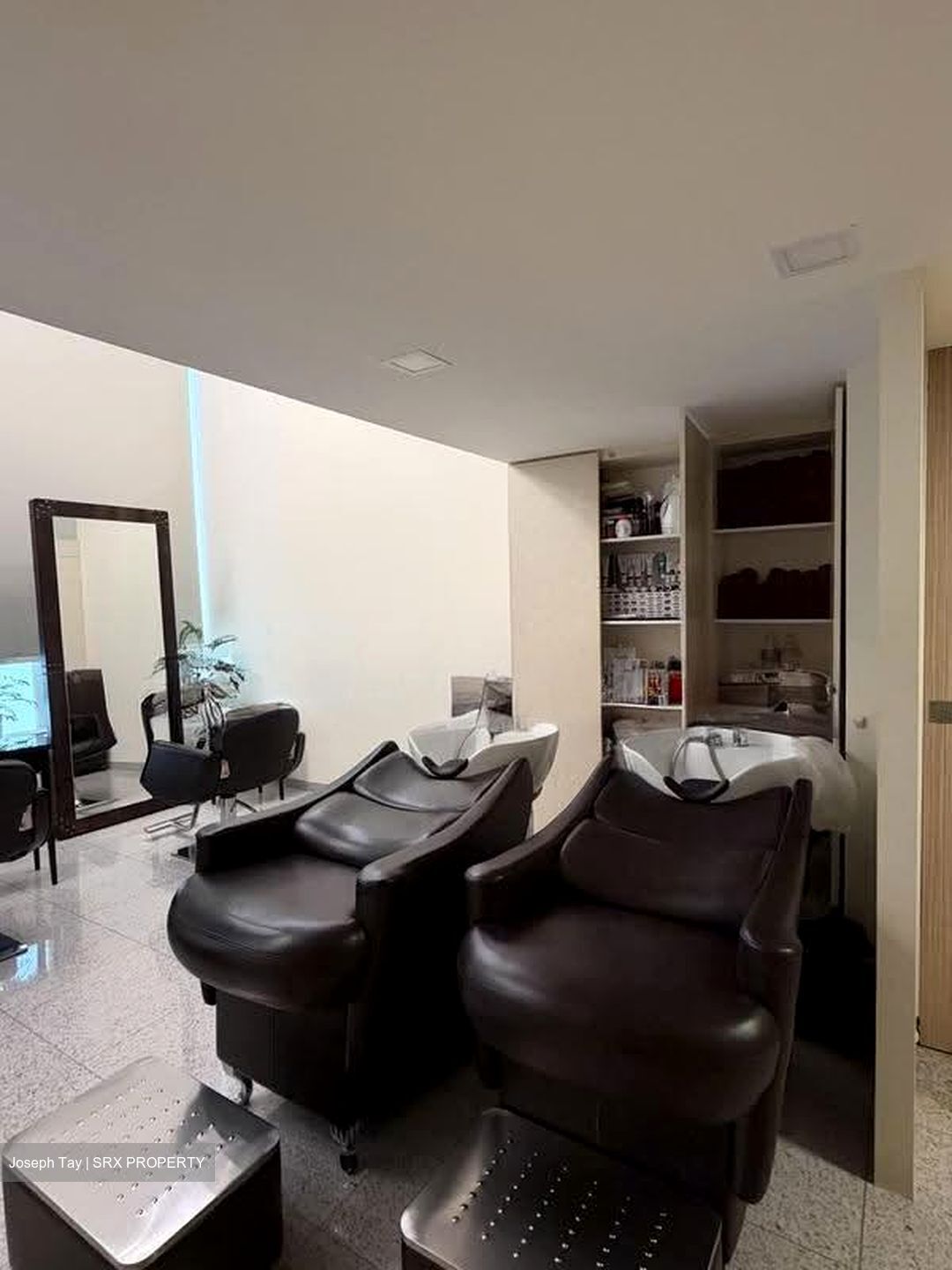 The Central (D1), Office #633688061